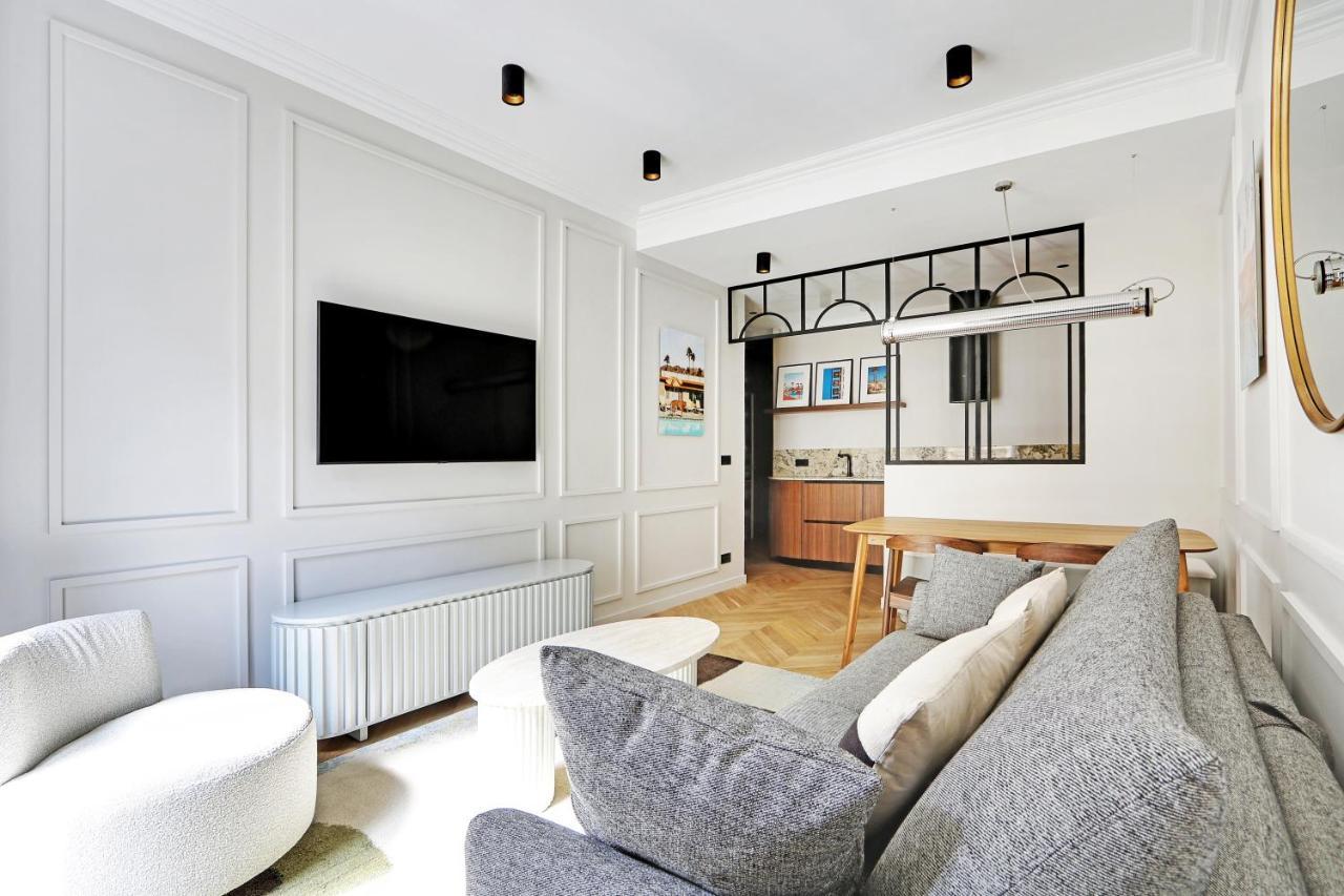 Pick A Flat'S Apartment In Triangle D'Or - Pierre 1Er De Serbie Париж Экстерьер фото